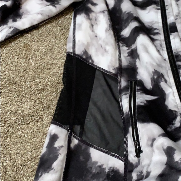 Marbled Jacket - Picture 2 of 3